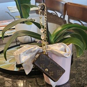 Louis Vuitton Monogram Key Case/Holder W/Chain, Twilly & Charm Added